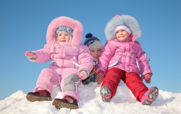 kids3-1024x682-600x380 Зима не за горами: выбираем детский комбинезон