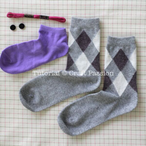 sew-sock-bunny-1 Ушастый зайчик из носков