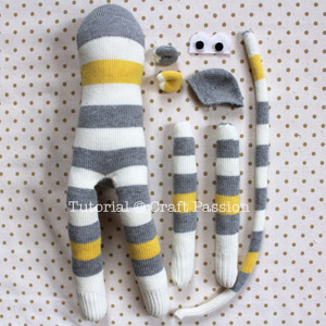 sew-sock-monkey-18 Мягкая игрушка. Обезьянка  из носков